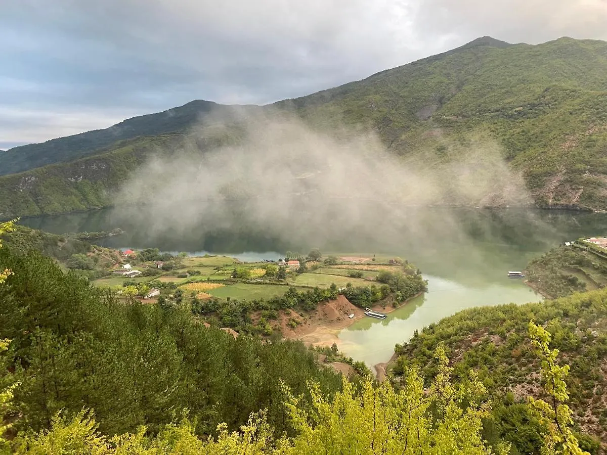 Guesthouse Zvina Puke 0*,  Albania